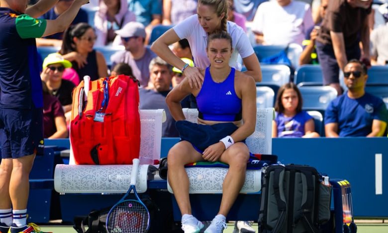 NEW YORK, NEW YORK - AUGUST 26: Maria Sakkari of Greece during a medical time-out while playing against Yafan Wang of China in the first round on Day 1 of the US Open at USTA Billie Jean King National Tennis Center on August 26, 2024 in New York City (Pho